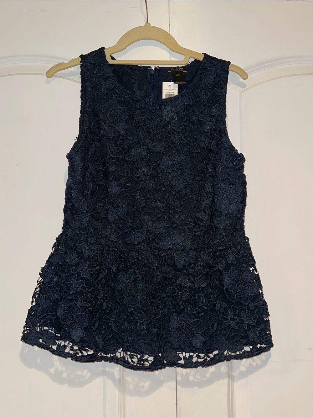 Ann Taylor Navy Floral Lace Sleeveless Peplum Top